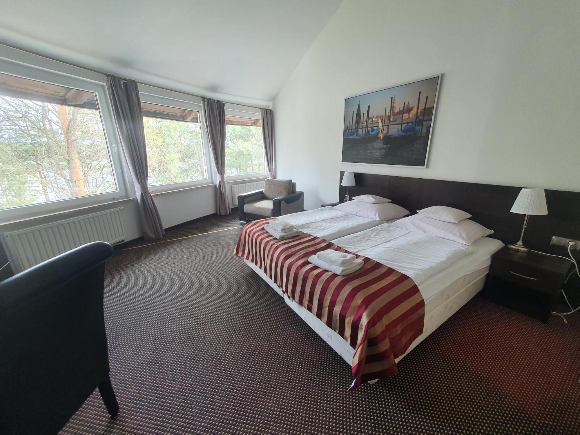 Cztery Wiatry Aparthotel Korytnica  Ngoại thất bức ảnh
